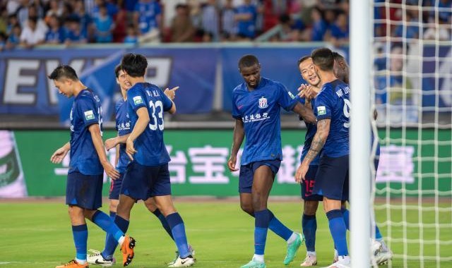 申花遭遇人员危机 马纳法休赛两月斯卢茨基迎考验