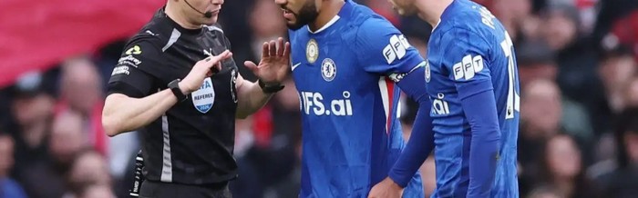 立即玩-内维尔质疑VAR解释，克拉滕伯格怒批：切尔西被剥夺明显点球|阿森纳|马克-克拉滕伯格|加里-内维尔|里斯·詹姆斯|德克兰-赖斯_新浪体育_新浪新闻