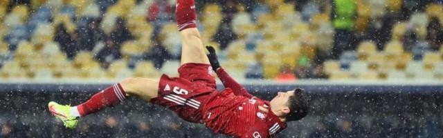 莱万天降神钩，纳帅被迫整活，拜仁第3次失利后反弹